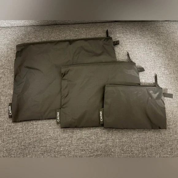 Calpak Compakt Zip Pouch Set in Black Nylon EUC - Picture 3 of 3